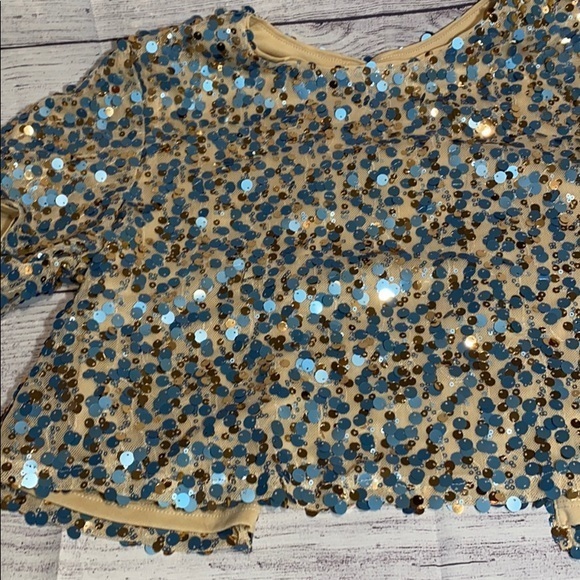 Forever 21 woven top nude/blue small sequin nwt‎ - Picture 2 of 6